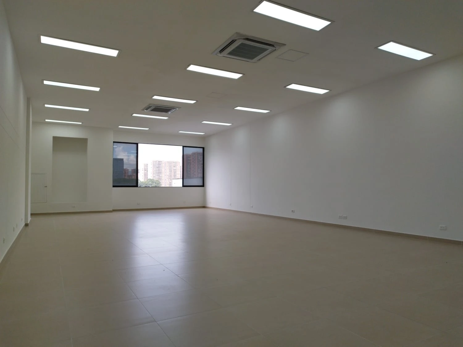 LOCAL EN ARRIENDO MONTERREY