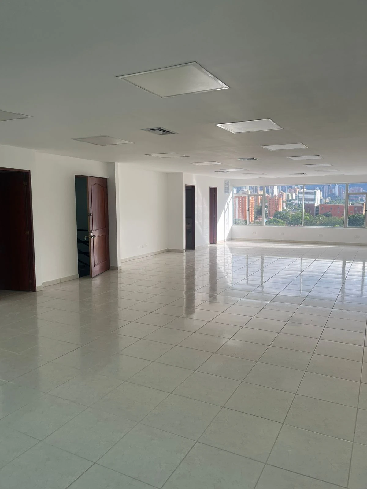 LOCAL EN ARRIENDO MONTERREY