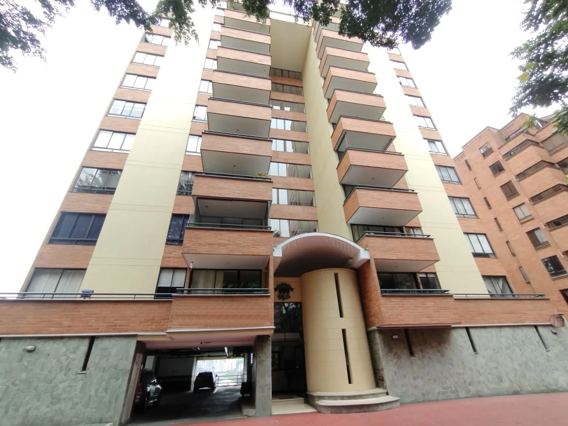 Apartamento amoblado en arriendo sector Santa Maria de los Ángeles