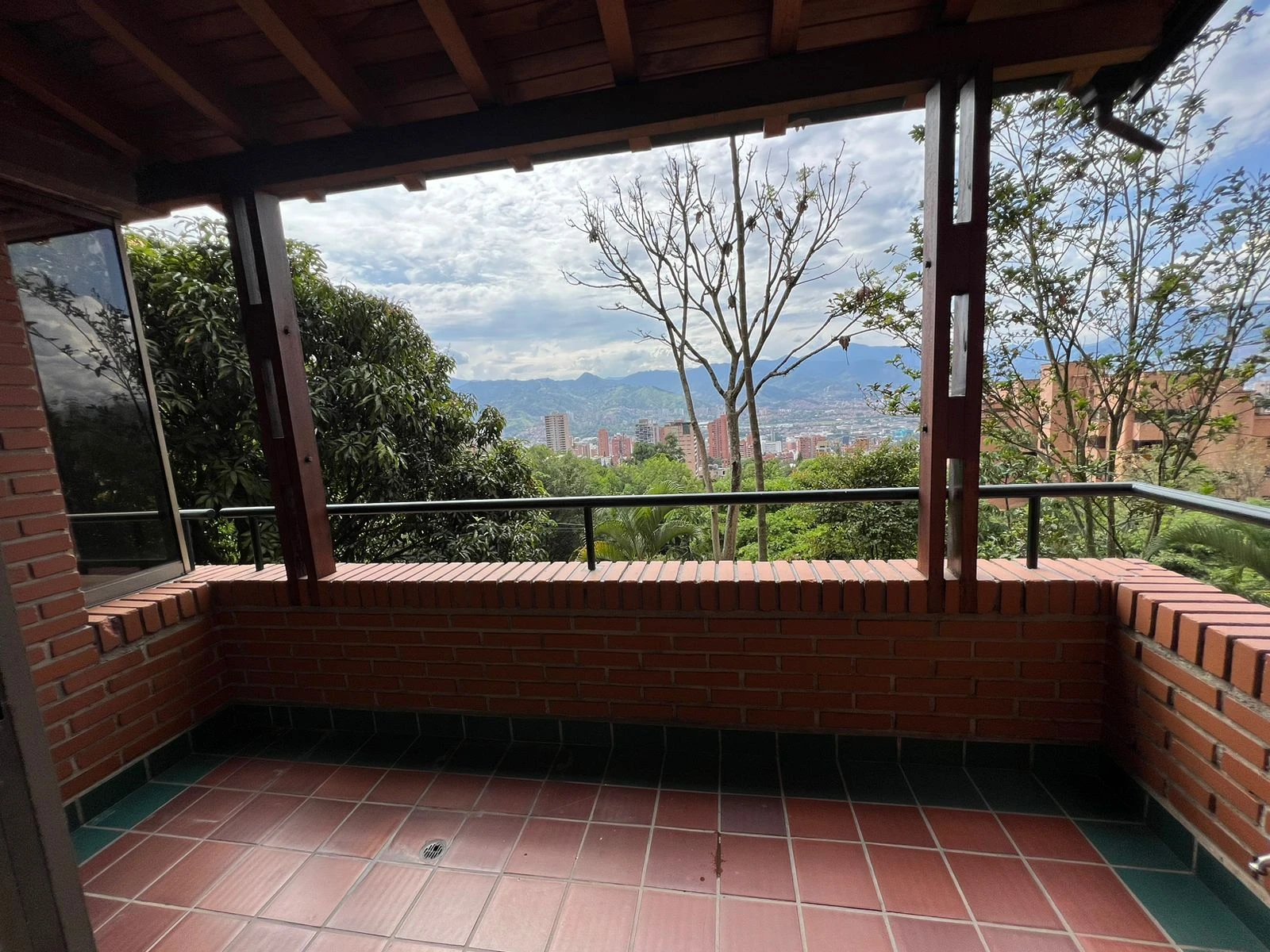 ARRIENDO APARTAMENTO EN EL POBLADO