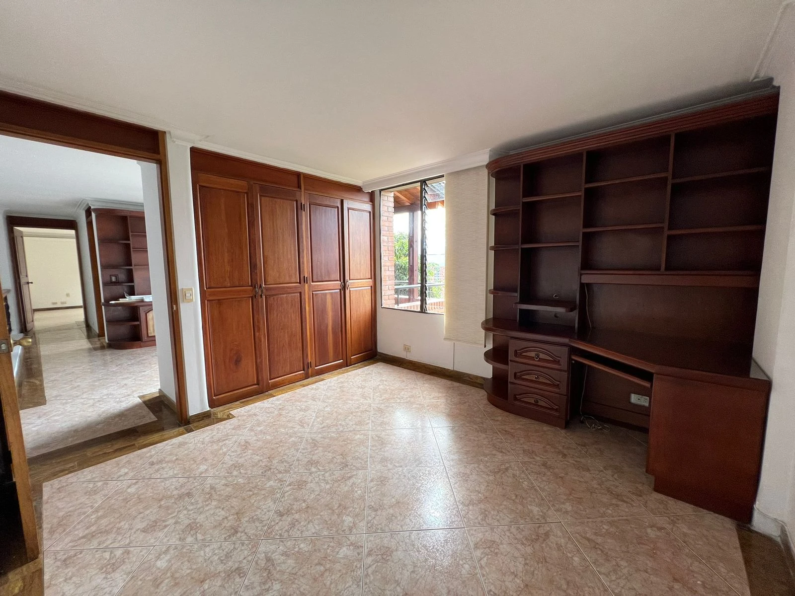 ARRIENDO APARTAMENTO EN EL POBLADO