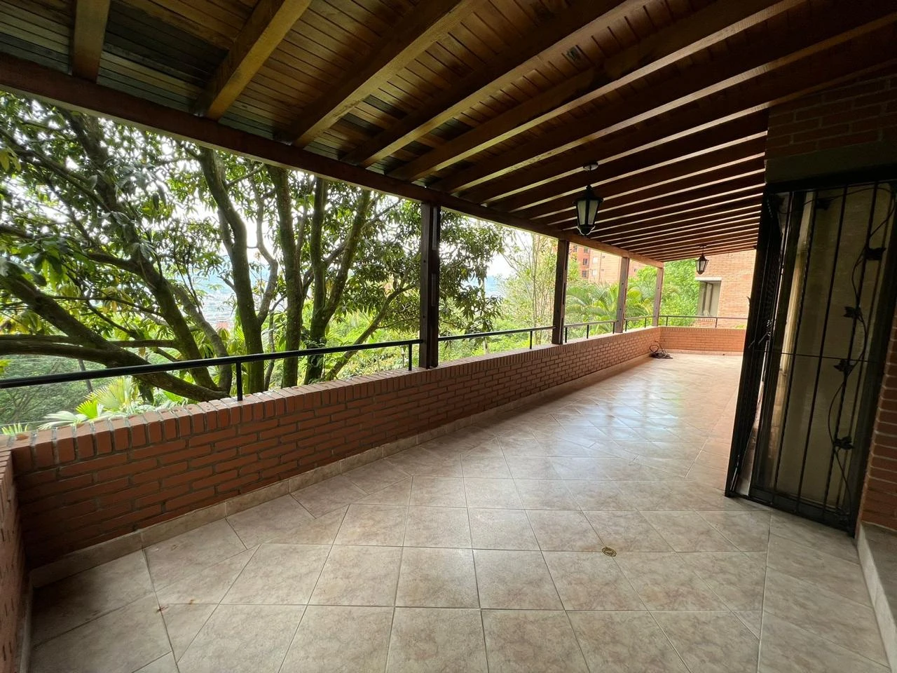 ARRIENDO APARTAMENTO EN EL POBLADO