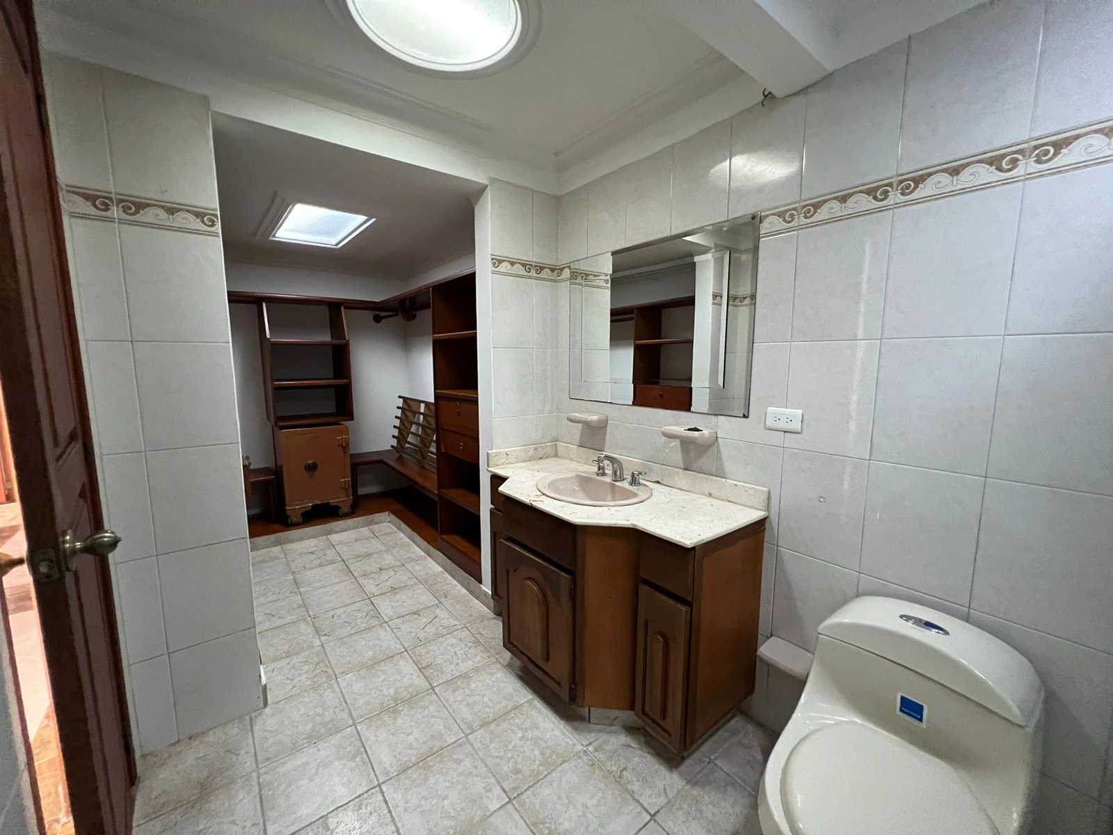 ARRIENDO APARTAMENTO EN EL POBLADO