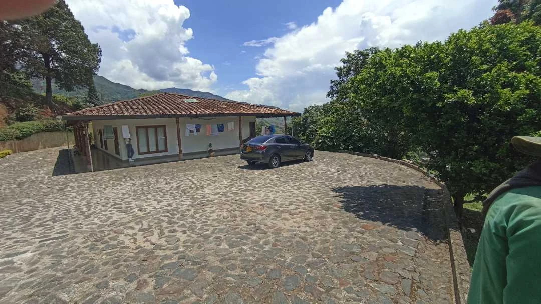 Espectacular finca  campestre sector Copacabana vereda el Alvarado
