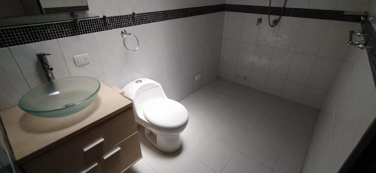 ARRIENDO CASA COMERCIAL EN BELÉN ROSALES