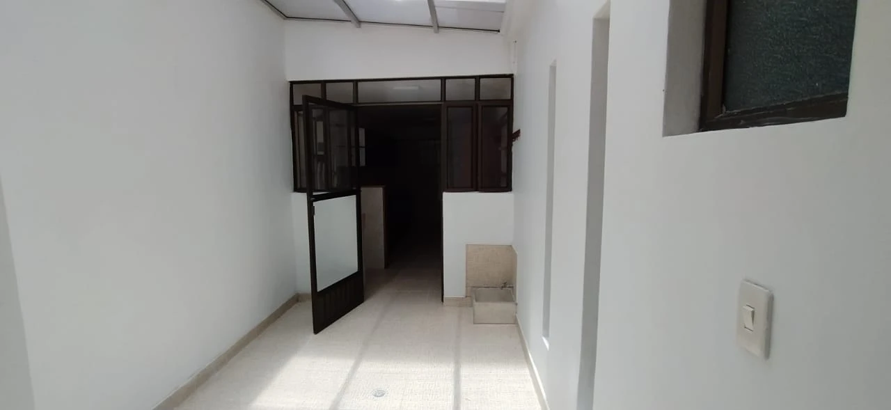 ARRIENDO CASA COMERCIAL EN BELÉN ROSALES