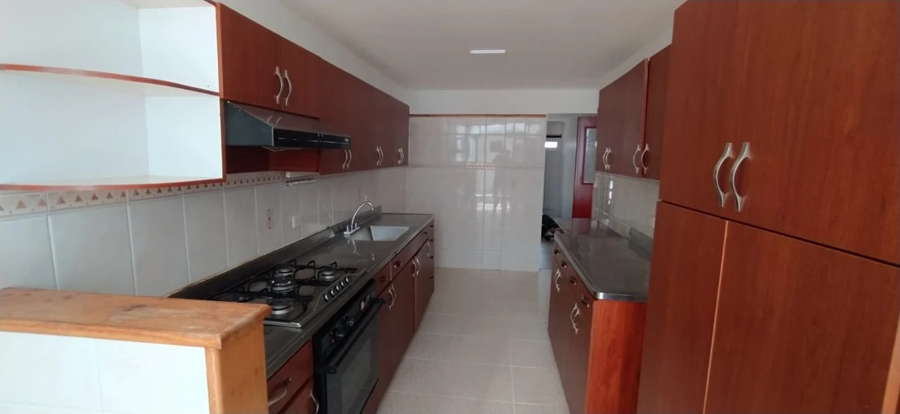 ARRIENDO CASA COMERCIAL EN BELÉN ROSALES