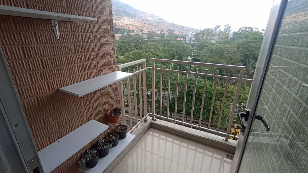 Se arrienda apartamento en sector madera