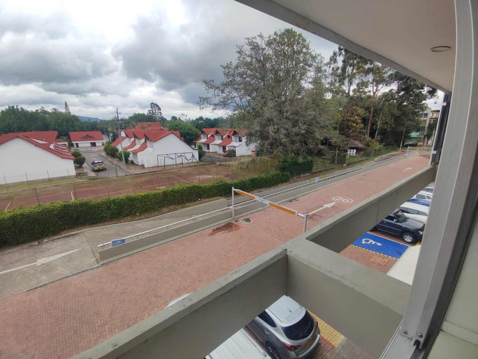 Oficina en arriendo Complex Llanogrande 