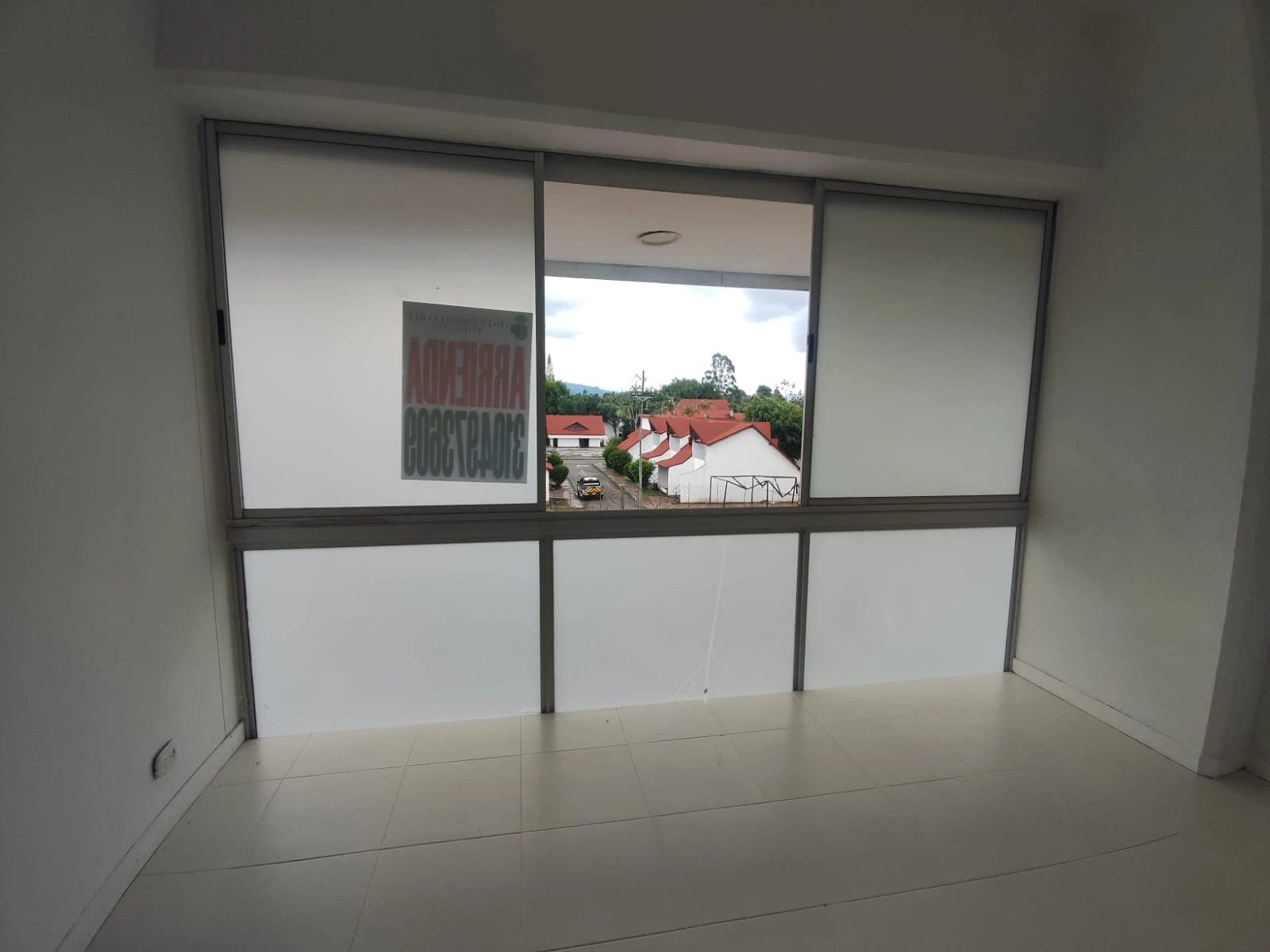 Oficina en arriendo Complex Llanogrande 