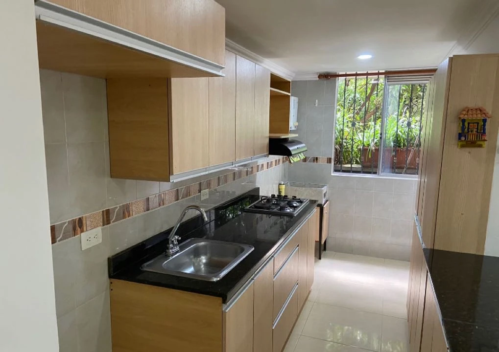 Apartamento en arriendo puerta madera