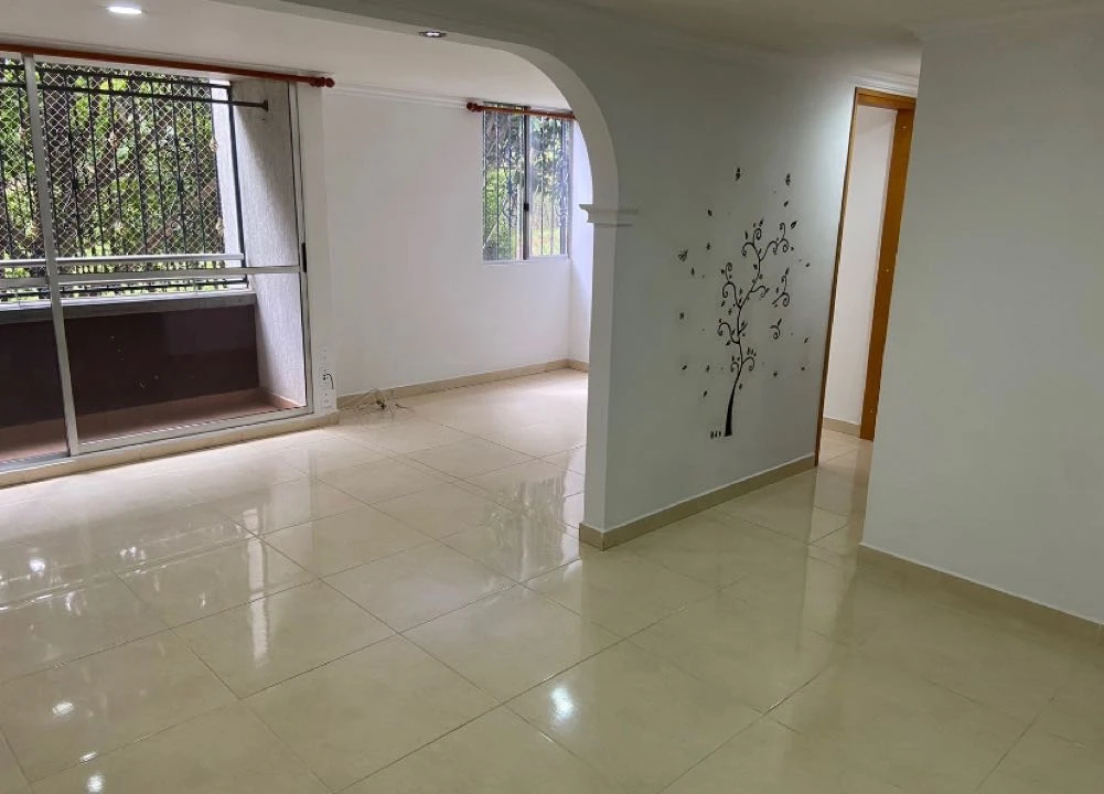 Apartamento en arriendo puerta madera