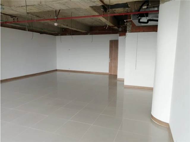 oficina en arrendamiento / venta sector las palmas