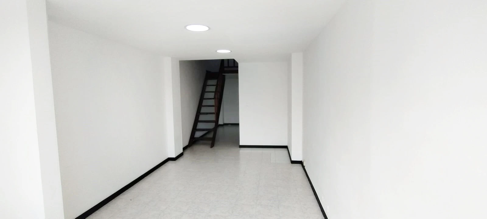 oficina en arriendo sector centro automotriz