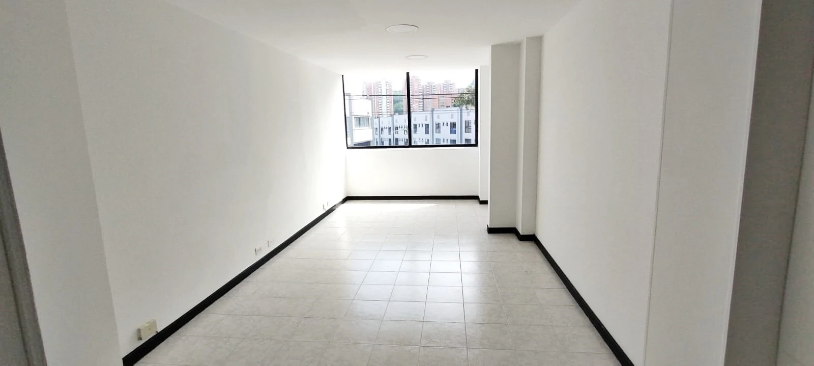 oficina en arriendo sector centro automotriz