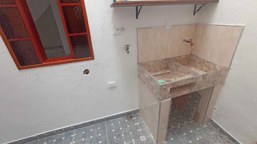 Se arrienda apartamento interior edificio en cabañas