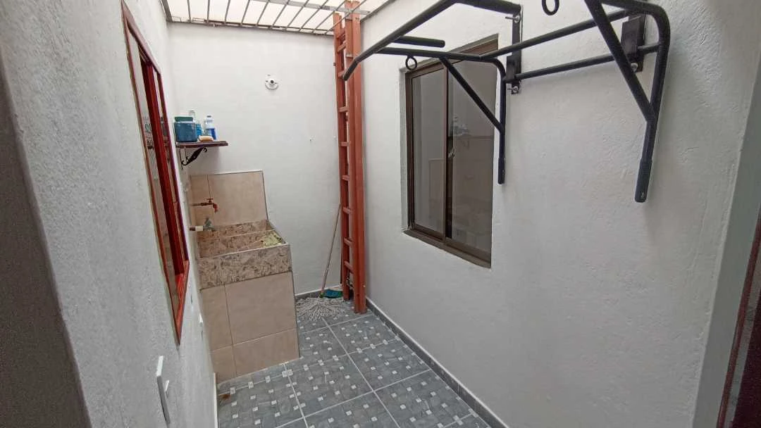 Se arrienda apartamento interior edificio en cabañas