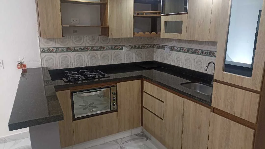 Se arrienda apartamento interior edificio en cabañas