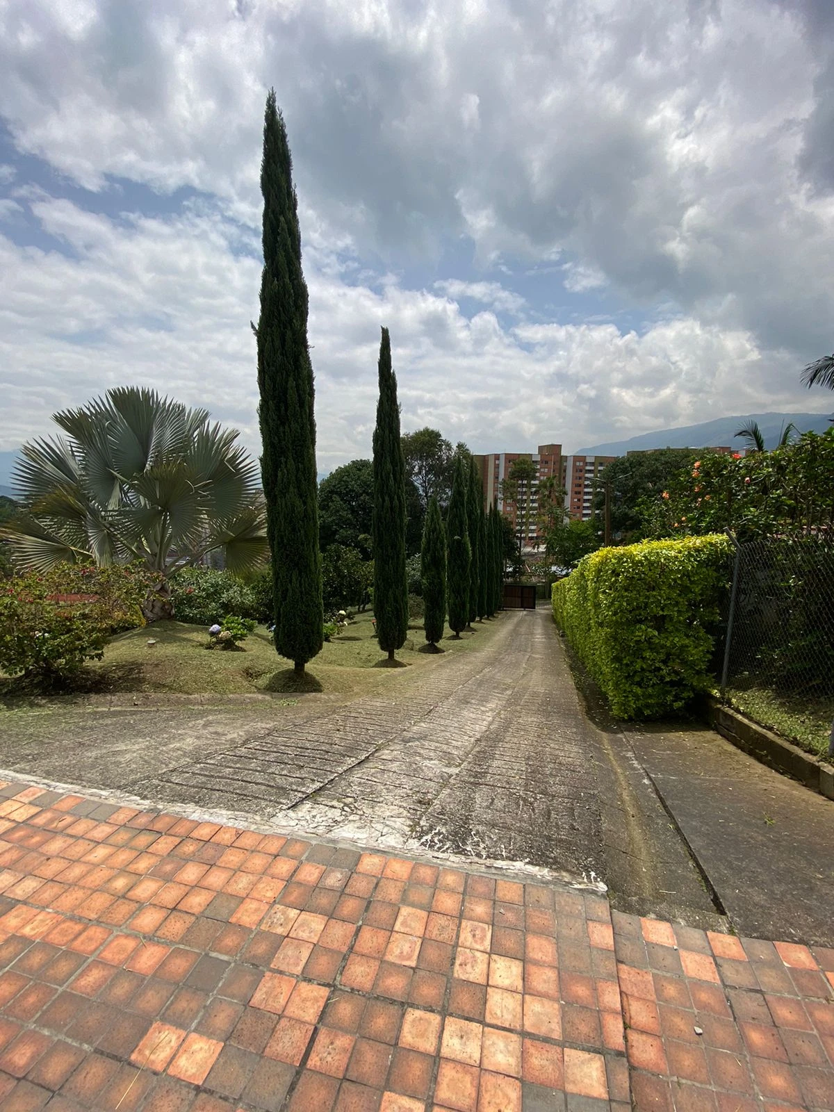 ARRIENDO CASA CAMPESTRE EN ENVIGADO 