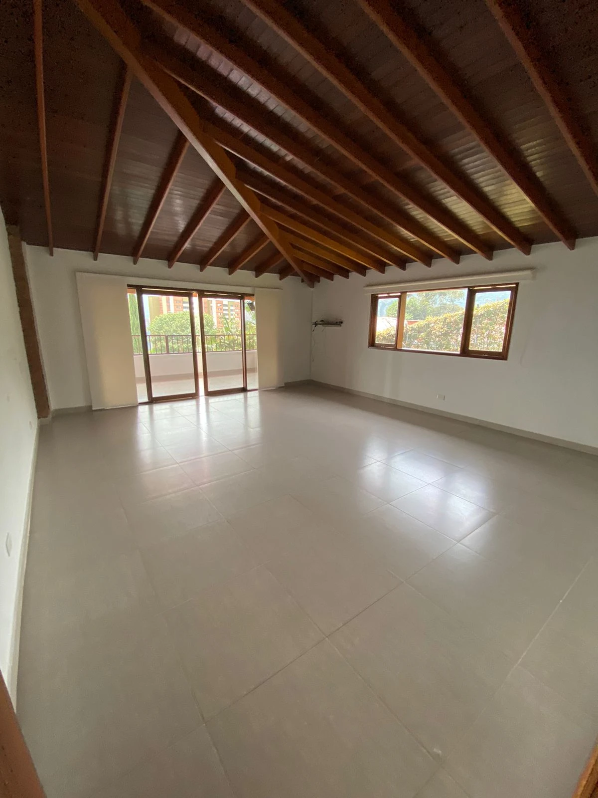 ARRIENDO CASA CAMPESTRE EN ENVIGADO 