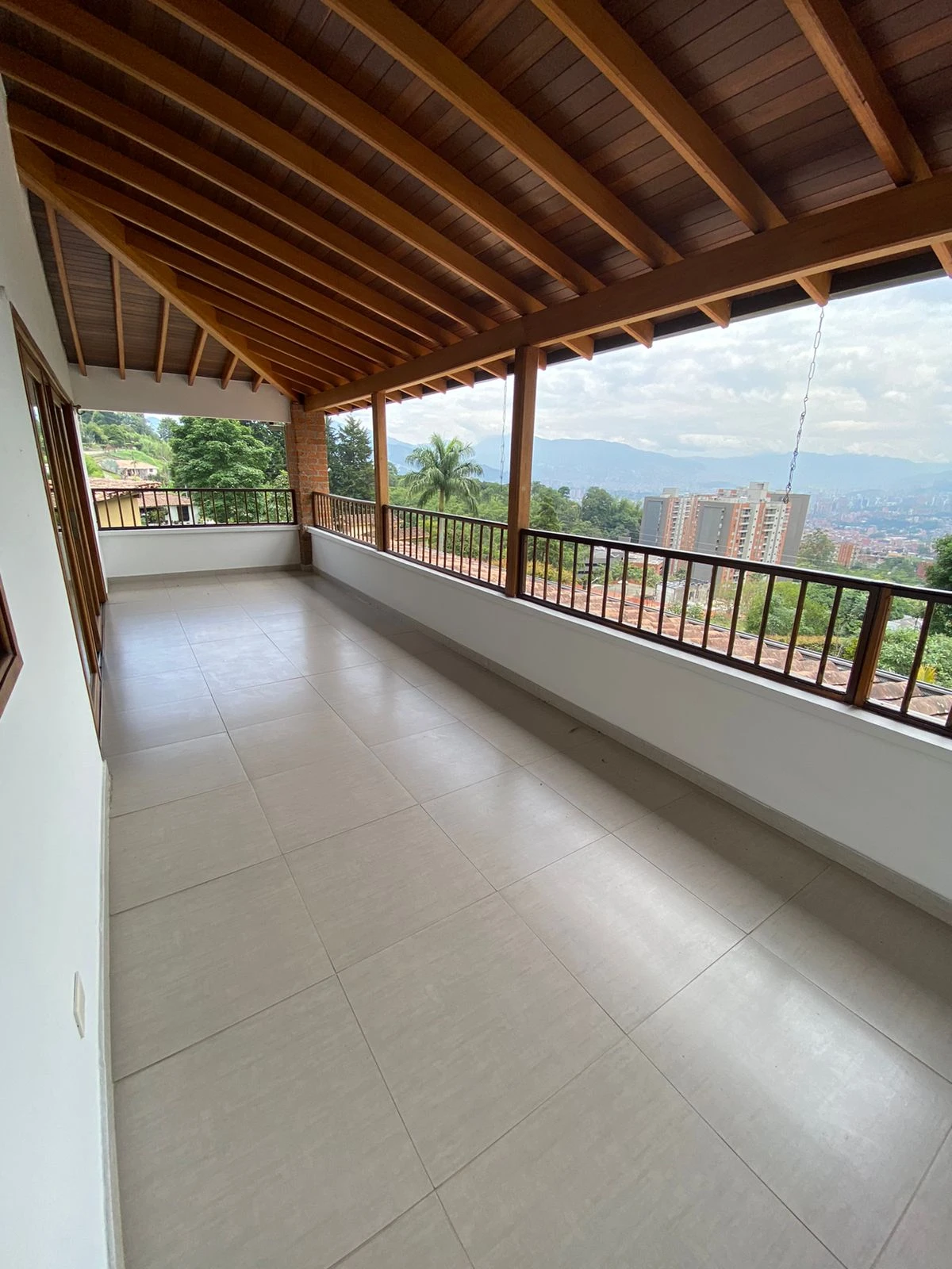 ARRIENDO CASA CAMPESTRE EN ENVIGADO 