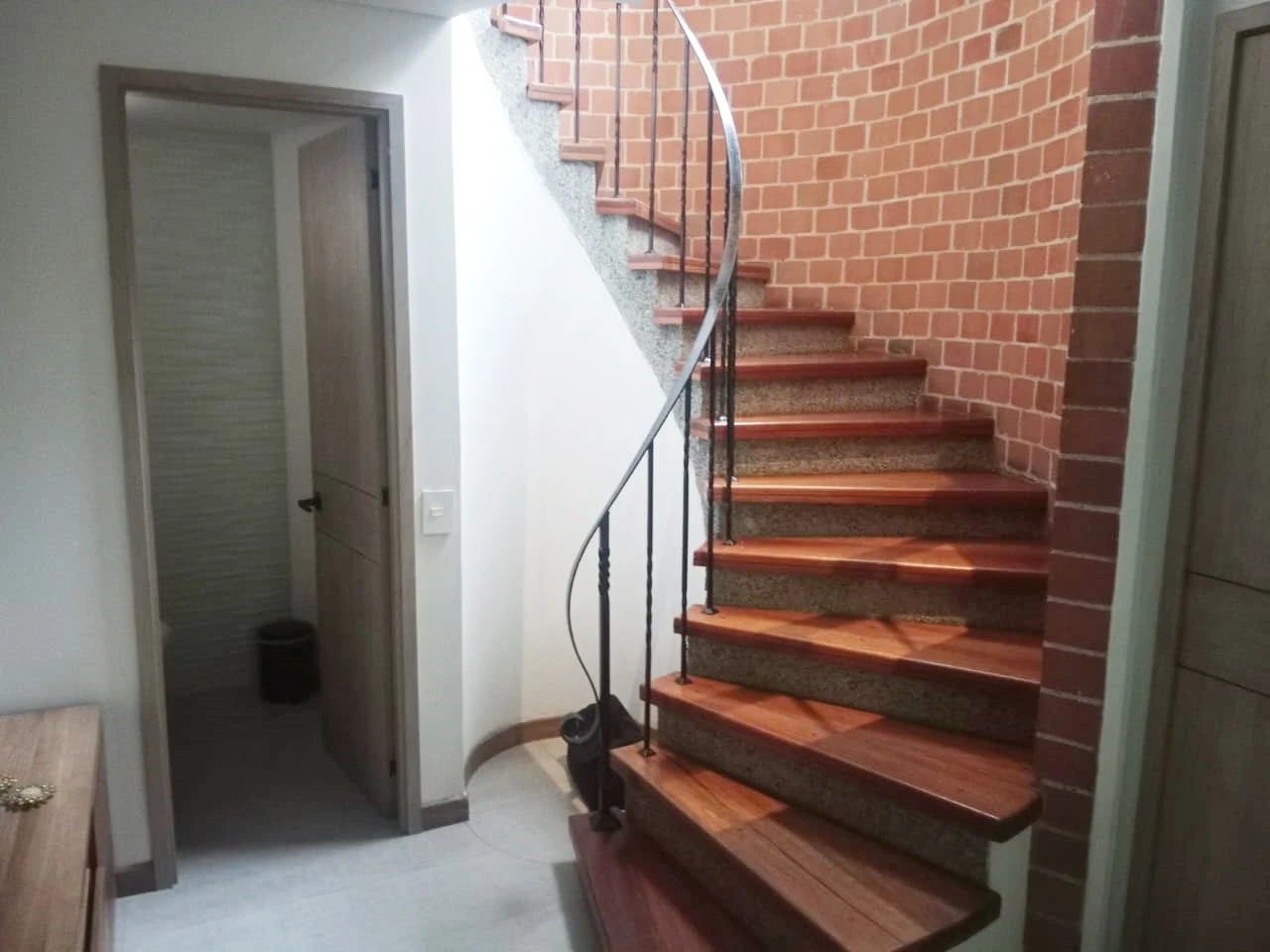 CASA EN ARRIENDO EN ENVIGADO 