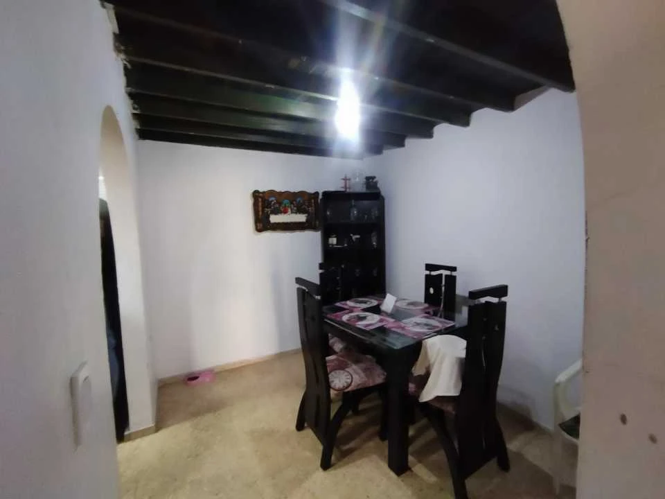 Casa en Venta de tres niveles en Florencia