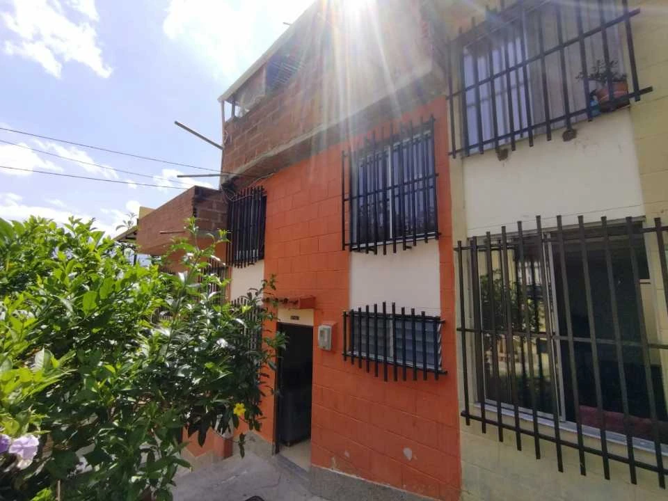 Casa en Venta de tres niveles en Florencia