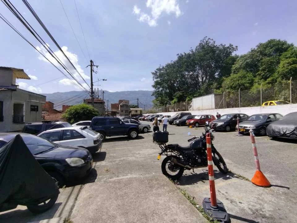 Casa en Venta de tres niveles en Florencia