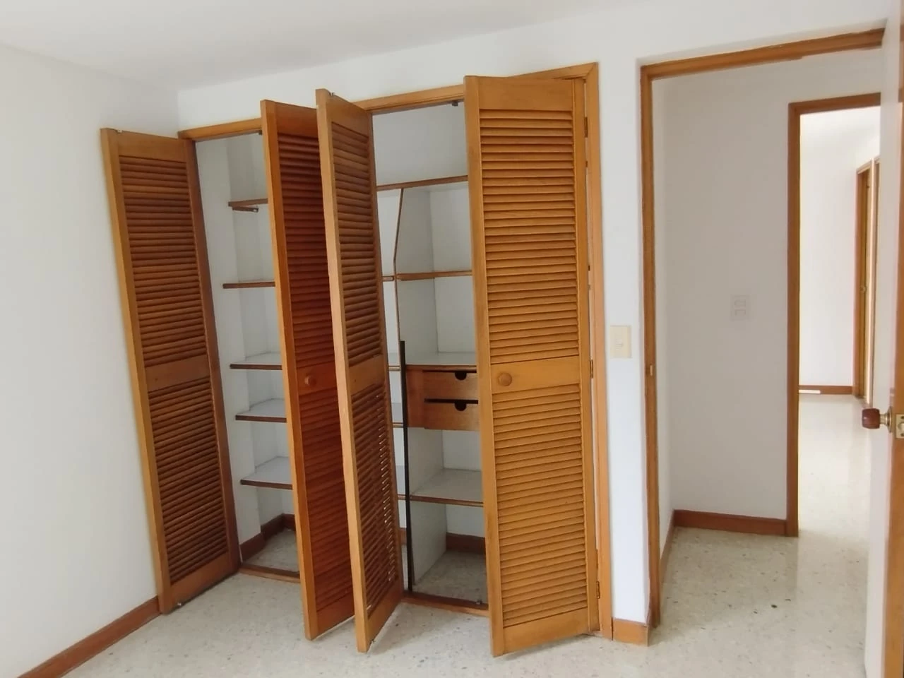 Apartamento en arriendo poblado Castropol