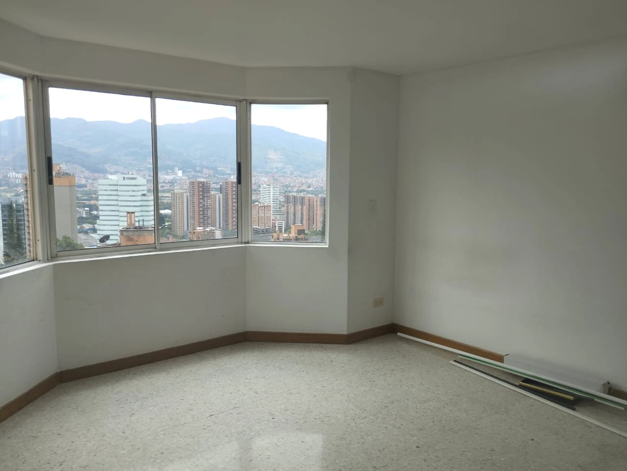 Apartamento en arriendo poblado Castropol