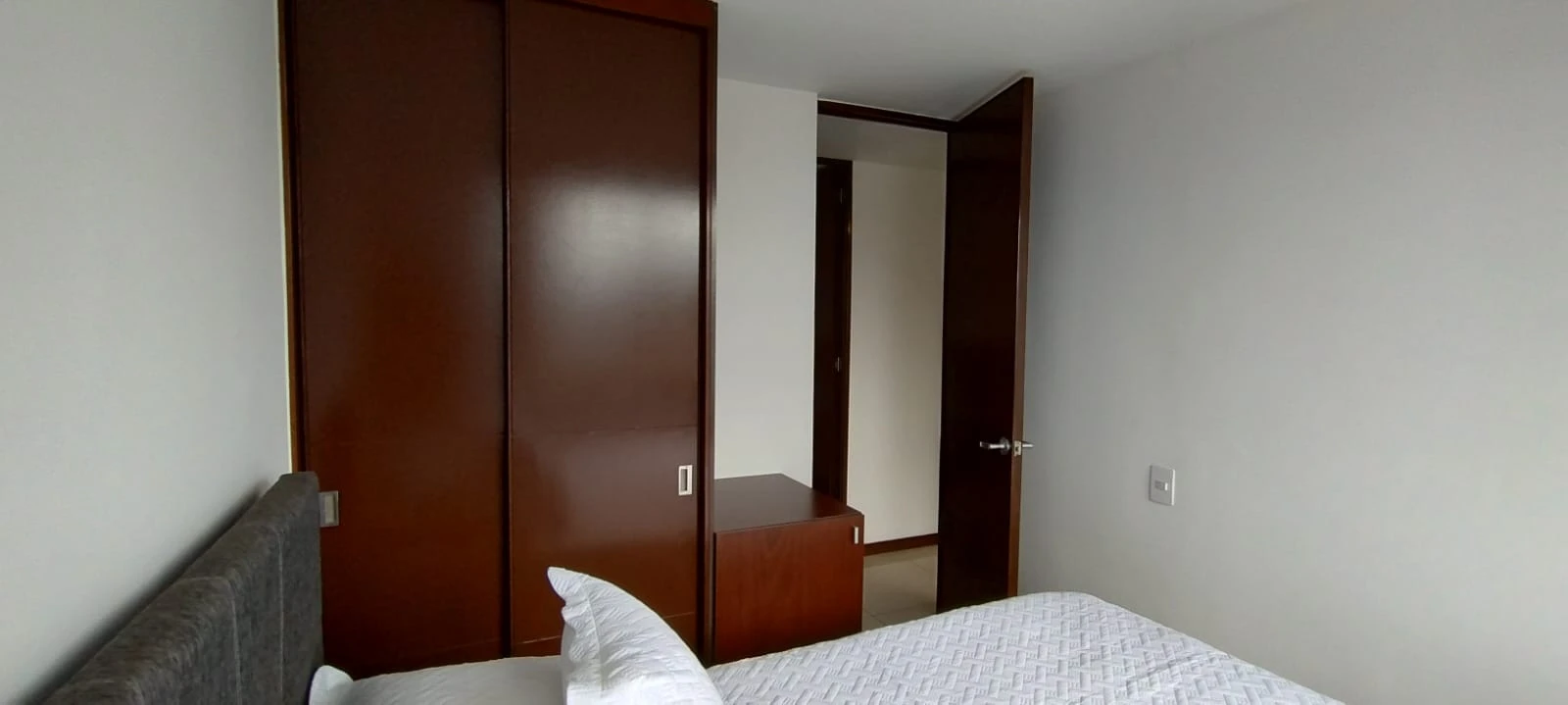 Apartamento amoblado en arriendo sector ciudad del rio