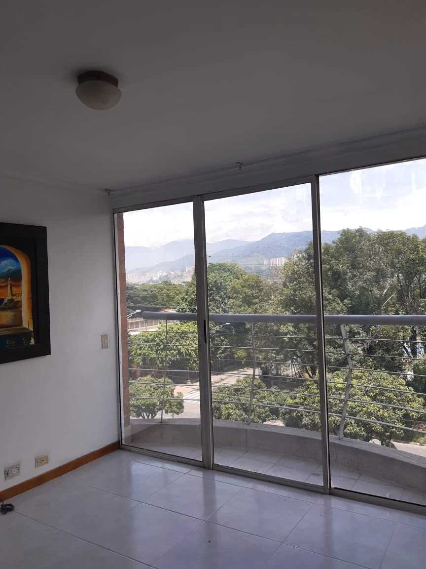 Apartamento en Arriendo Poblado Patio Bonito