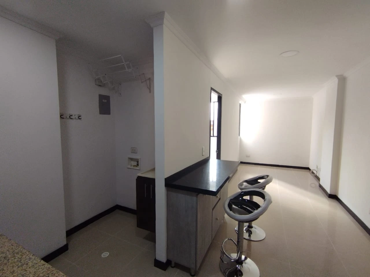 APARATAESTUDIO EN ARRIENDO SECTOR LAURELES