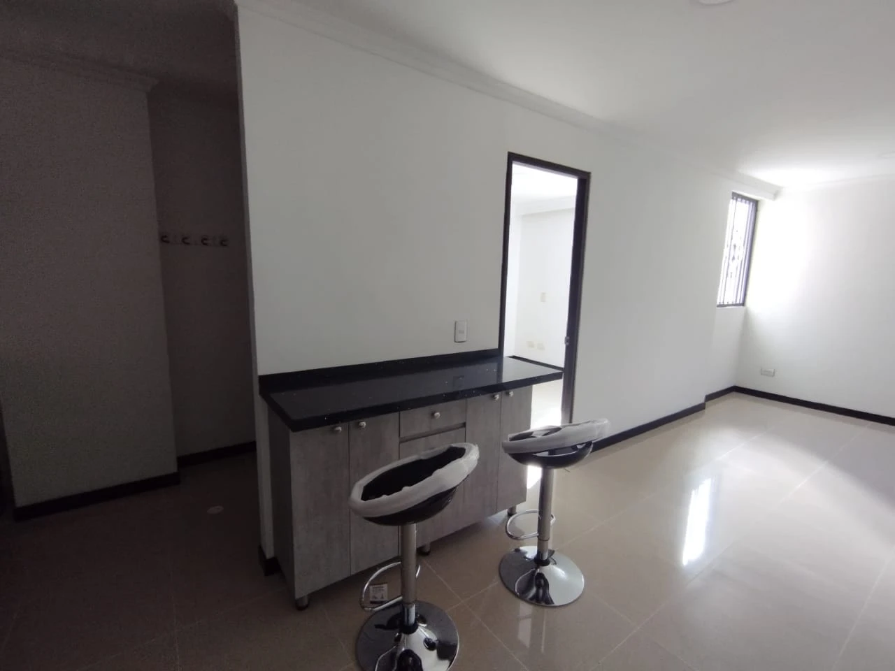 APARATAESTUDIO EN ARRIENDO SECTOR LAURELES