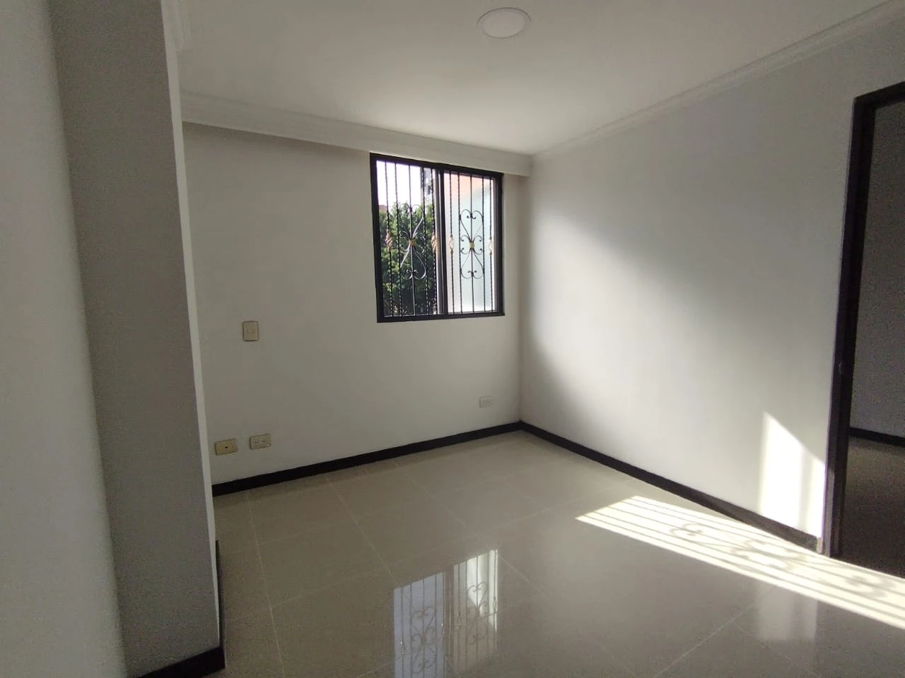 APARATAESTUDIO EN ARRIENDO SECTOR LAURELES