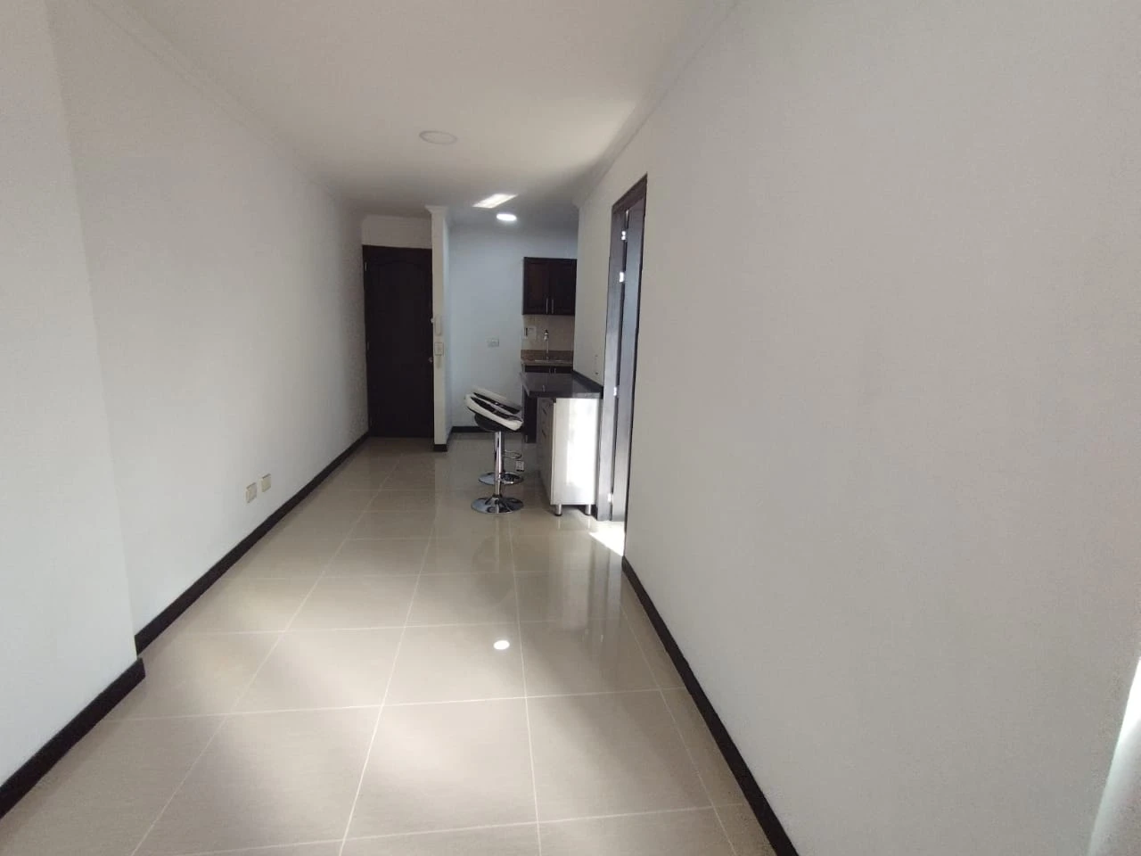 APARATAESTUDIO EN ARRIENDO SECTOR LAURELES