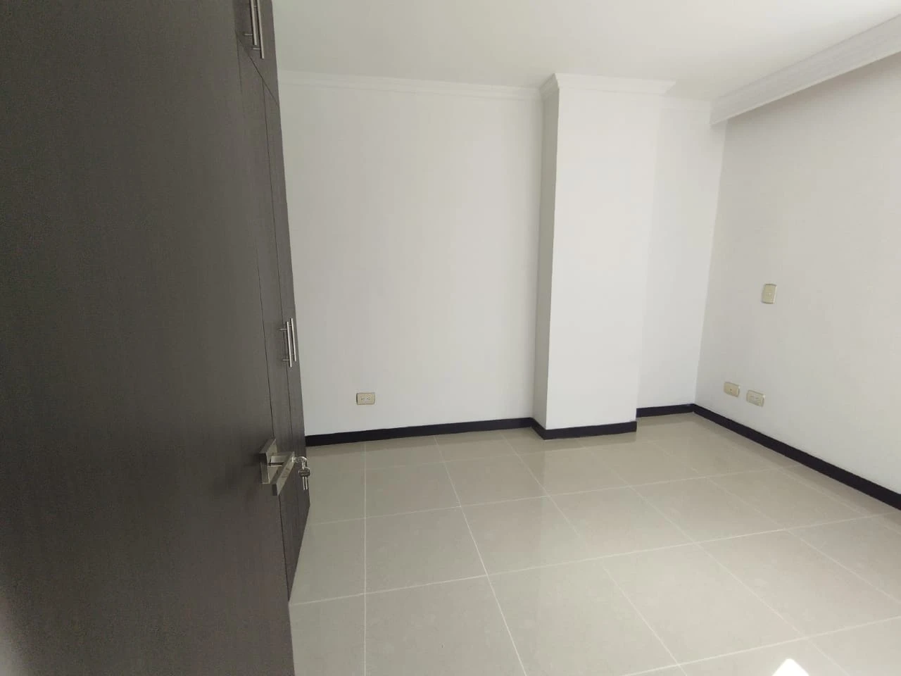 APARATAESTUDIO EN ARRIENDO SECTOR LAURELES