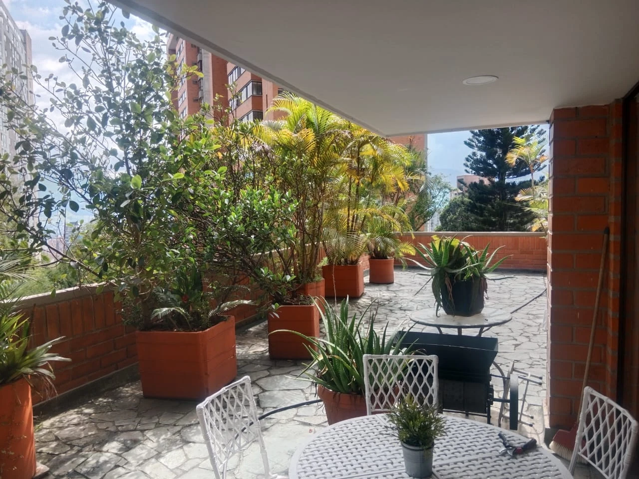 ARRIENDO APARTAMENTO EN EL POBLADO