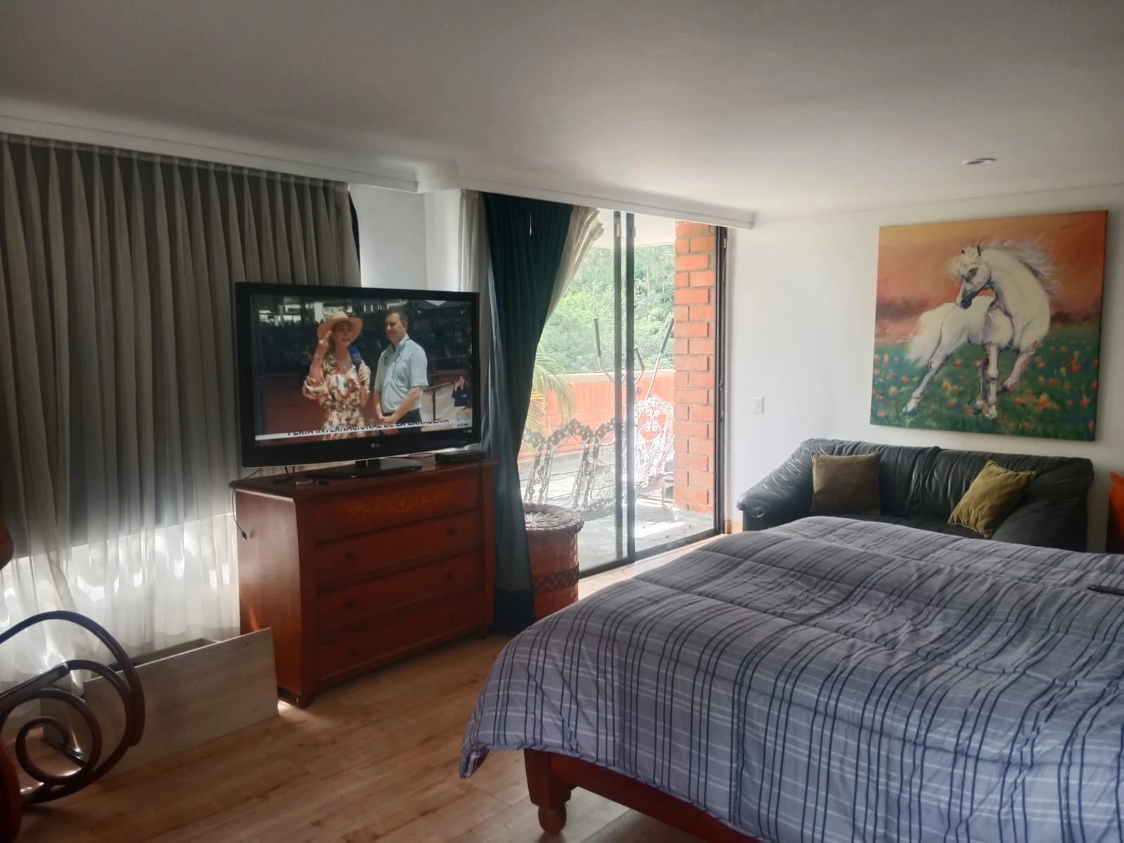 ARRIENDO APARTAMENTO EN EL POBLADO