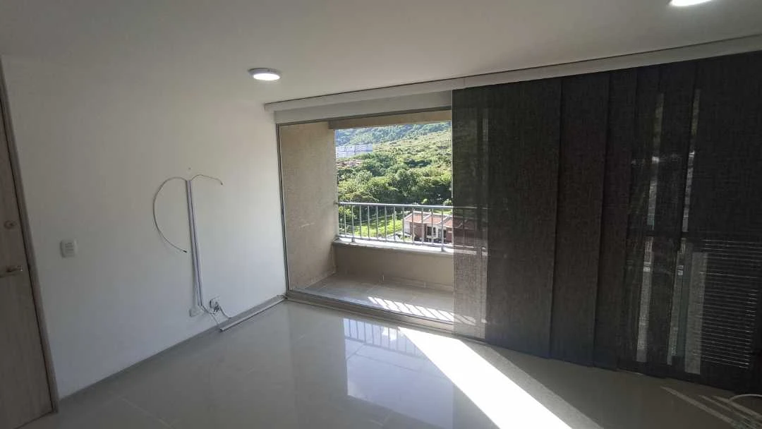 Se arrienda apartamento en sector navarra unidad cerrada.