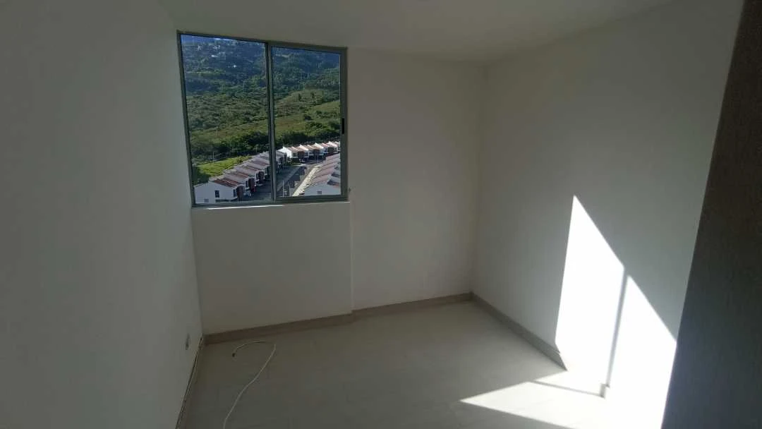 Se arrienda apartamento en sector navarra unidad cerrada.