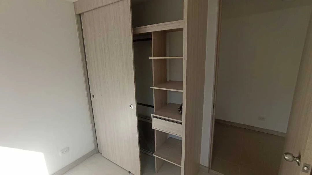 Se arrienda apartamento en sector navarra unidad cerrada.