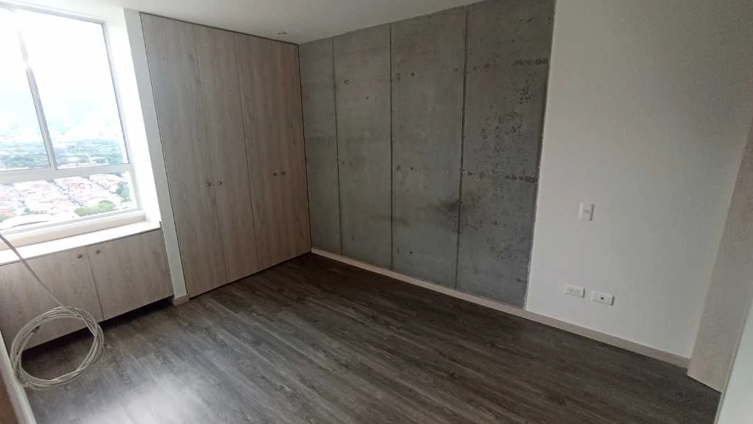 Se arrienda apartamento en sector via machado en unidad cerrada.