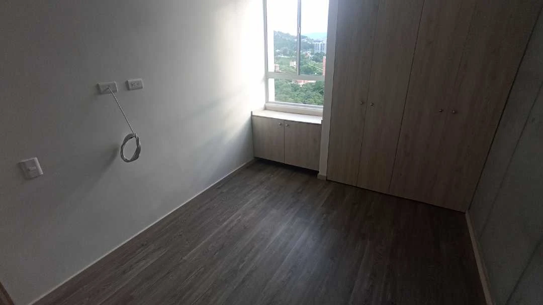 Se arrienda apartamento en sector via machado en unidad cerrada.