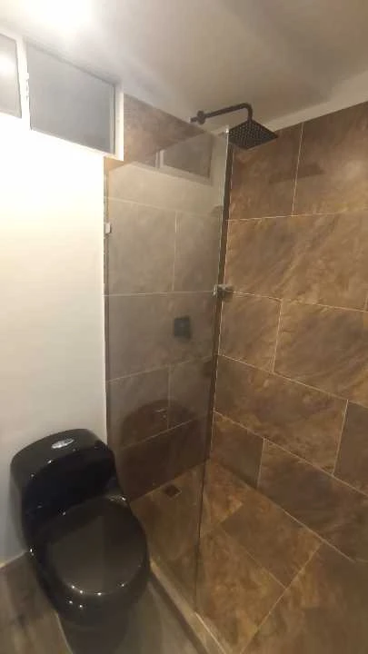 Se arrienda apartamento en sector via machado en unidad cerrada.