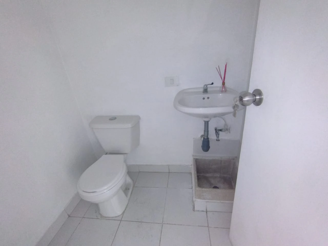 LOCAL COMERCIAL SECTOR MANILA