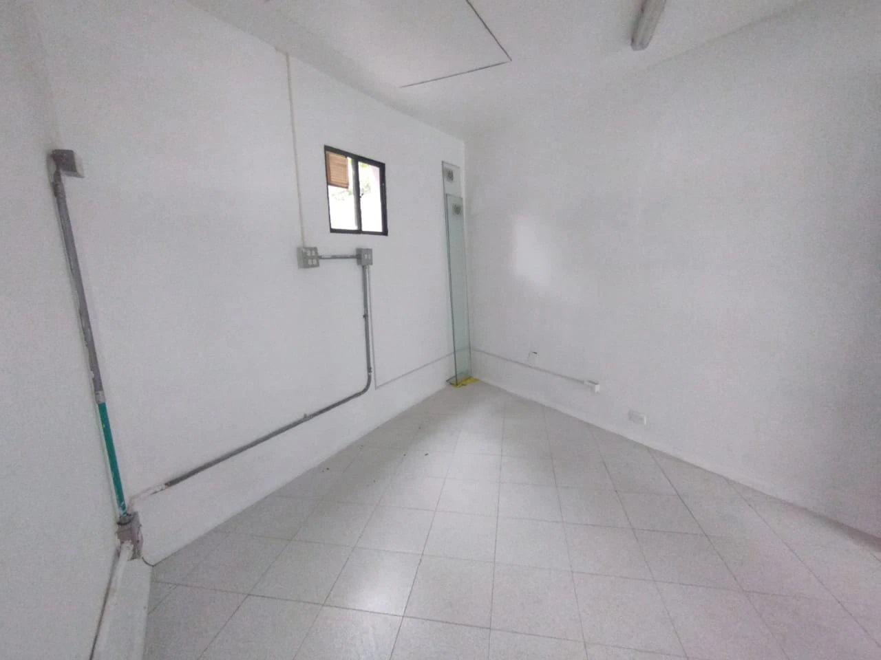 LOCAL COMERCIAL SECTOR MANILA