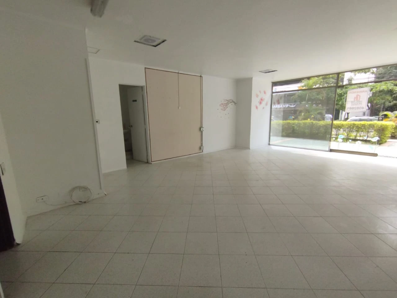 LOCAL COMERCIAL SECTOR MANILA