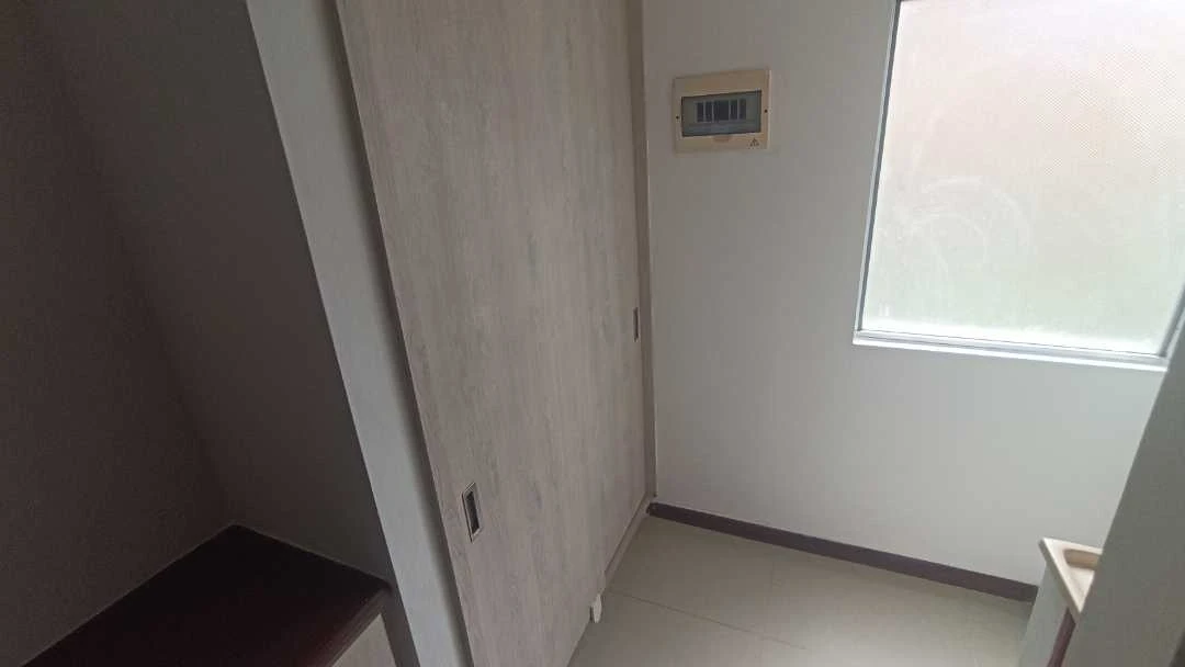 Se arrienda apartamento en sector madera cerca ala estación del metro
